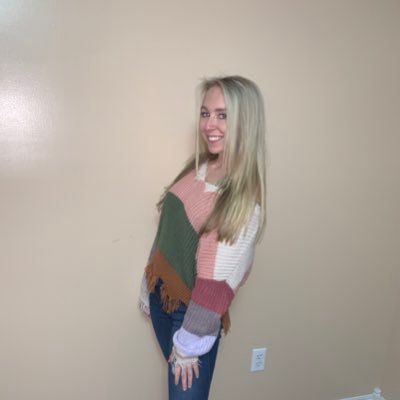 Profile Picture of Molly Lewis (@mollylewis__) on Twitter