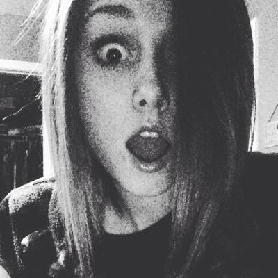 Profile Picture of Shayna Campbell (@pe5anut) on Twitter