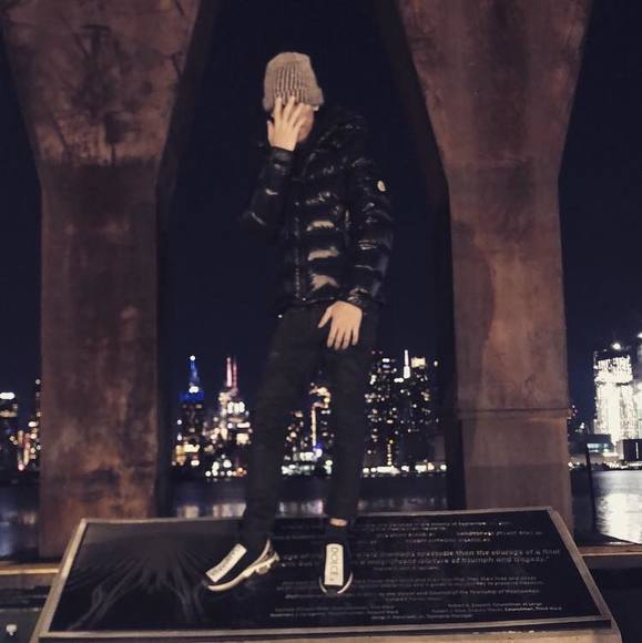 Profile Picture of Jon Jay (@smallcitybiglit) on Poshmark