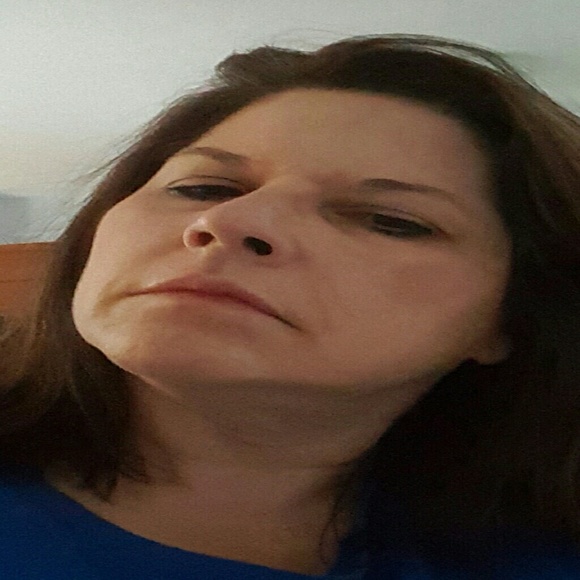 Profile Picture of Justine Kangas (@jkangas78) on Poshmark