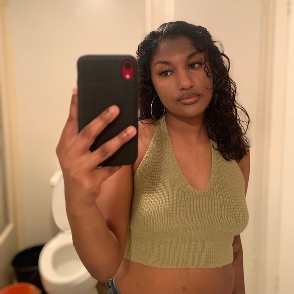 Profile Picture of Natasha Manns (@tashieee) on Poshmark