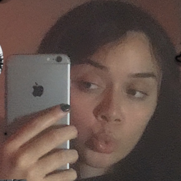 Profile Picture of Malia Lydick (@malialydick) on Poshmark