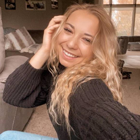 Profile Picture of Tierra Helberg (@tierrahelberg) on Poshmark