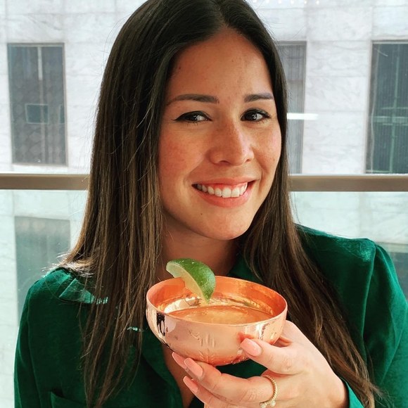 Profile Picture of Marlenita Saltos (@manabachic) on Poshmark