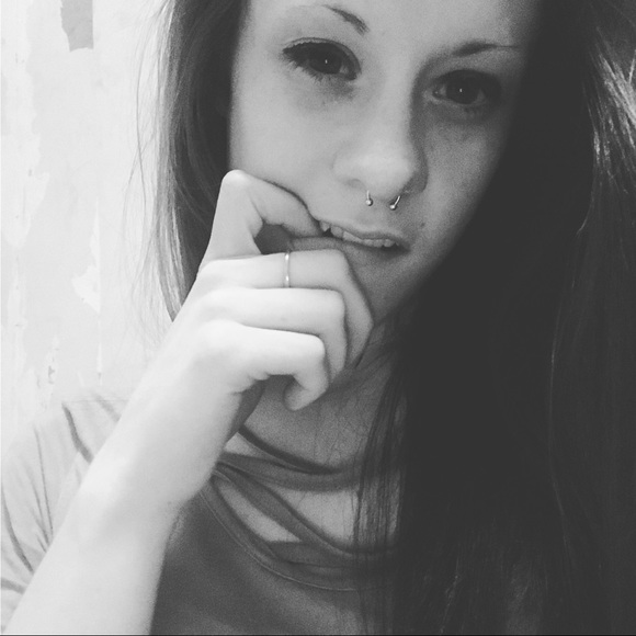 Profile Picture of Vinnie Davidson (@vinnie8) on Poshmark