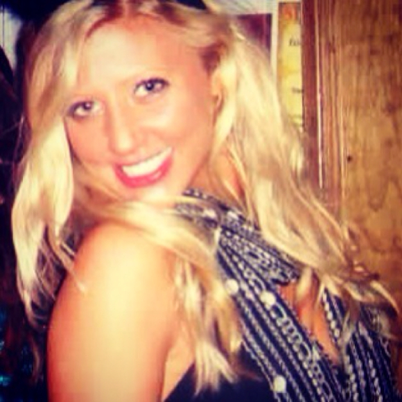 Profile Picture of Christie Ableman (@christie118) on Poshmark
