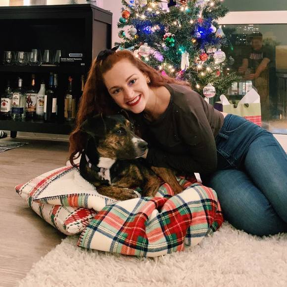 Profile Picture of Nicki Kassel (@nicki_kassel) on Poshmark