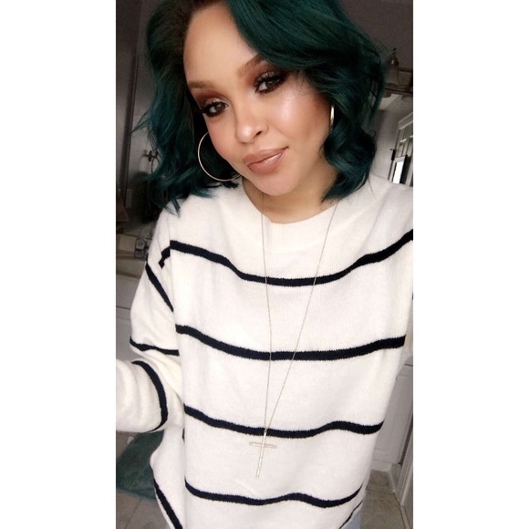 Profile Picture of Dorian Richardson (@dorianmarail) on Poshmark