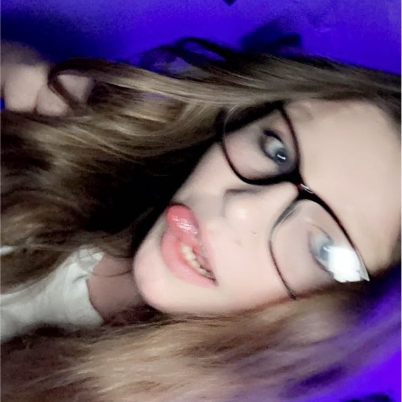 Profile Picture of Hailey Nicholson (@haileyrae709) on Poshmark