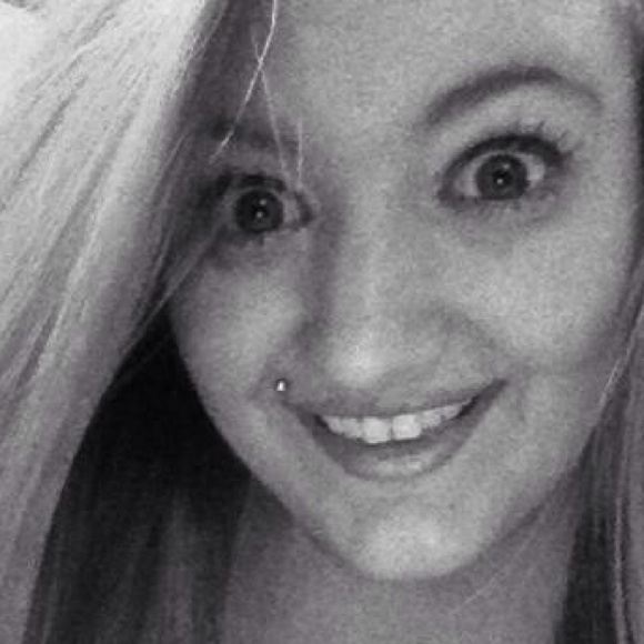 Profile Picture of Katelyn Harmon (@katiebug20000) on Poshmark