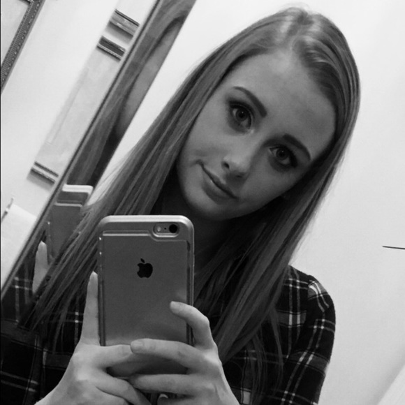 Profile Picture of Ashton Pleimann (@ashton_pleimann) on Poshmark