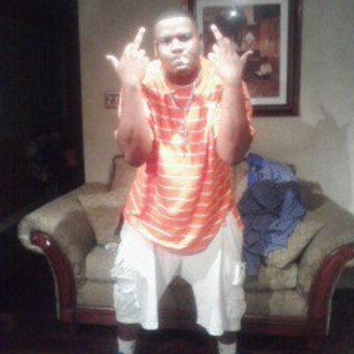 Profile Picture of Chris Robinson (@RiCh_ROlliN_Cuz) on Twitter