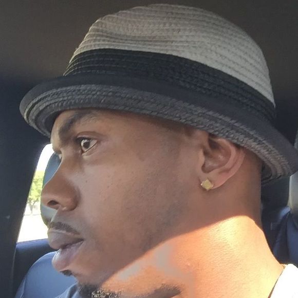 Profile Picture of Adrian Williams (@travisminey) on Poshmark