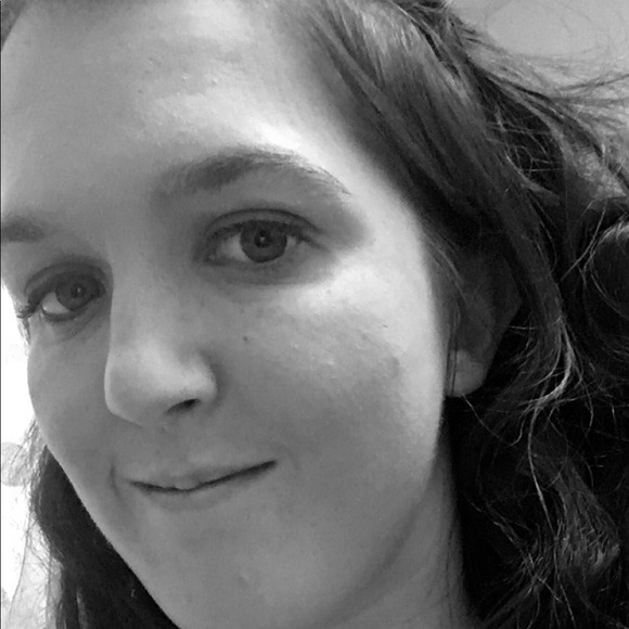 Profile Picture of Alyssa Maynard (@alyssa082801) on Poshmark