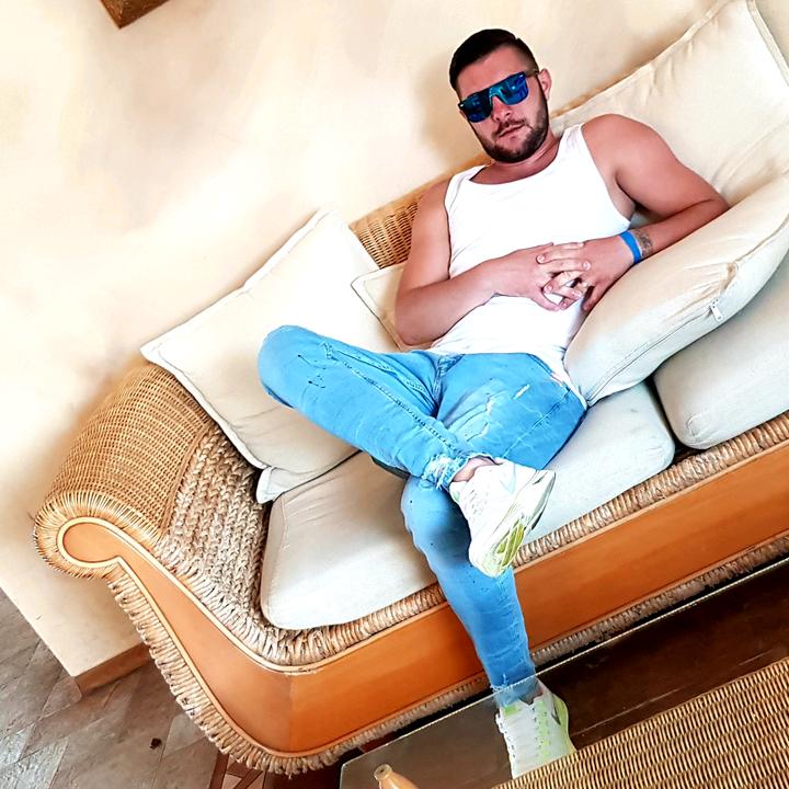 Profile Picture of Alex Gronea (@alexgronea) on Tiktok