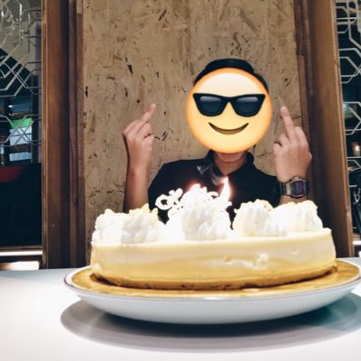 Profile Picture of Lefthandedweirdo (@c_czee) on Twitter