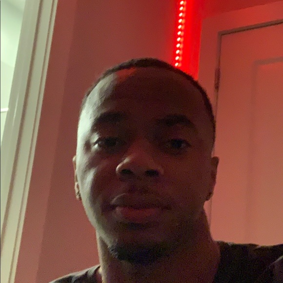 Profile Picture of Jonathan Booze (@jonathan_booze) on Poshmark