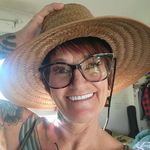 Profile Picture of Debbie Platt (@summerdays_with_debbie) on Instagram