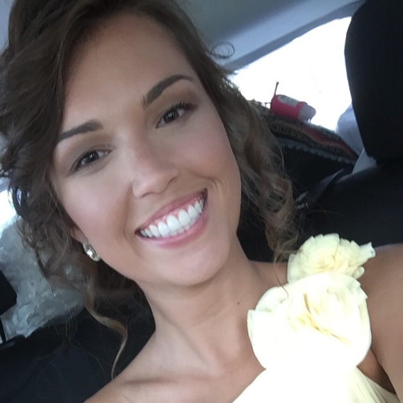 Profile Picture of Julie Farmer (@jul_mark) on Poshmark