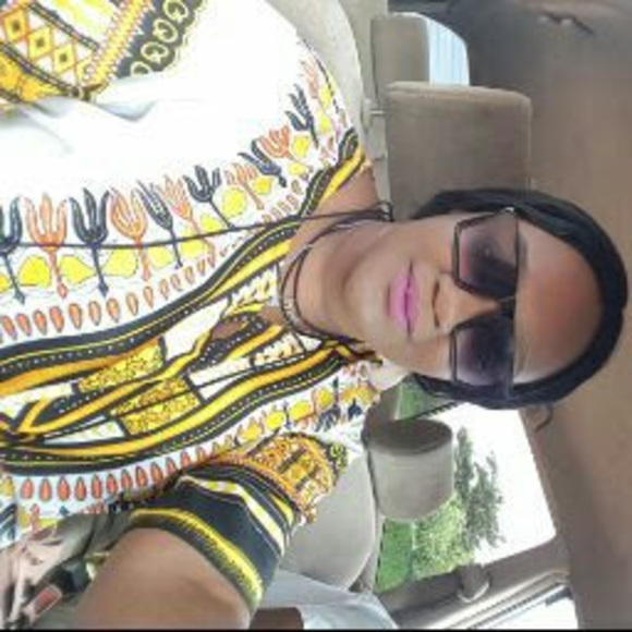 Profile Picture of Mukuka Mpundu (@mukukacm) on Poshmark