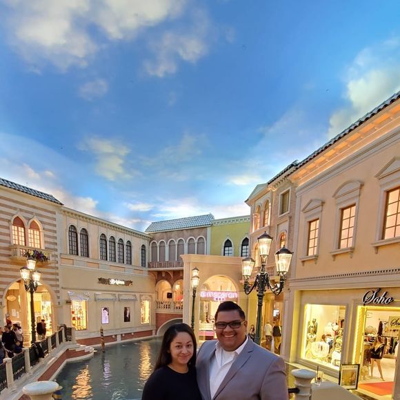 Profile Picture of Daniela Araujo (@danielaraujo199) on Poshmark