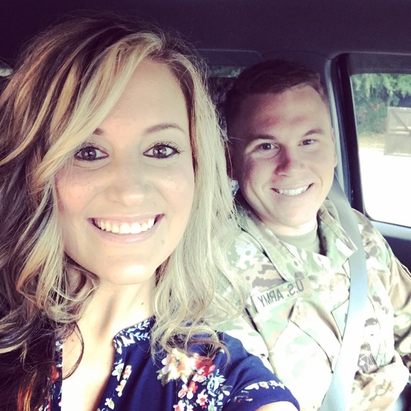Profile Picture of Stephanie Caple (@caplesc) on Poshmark