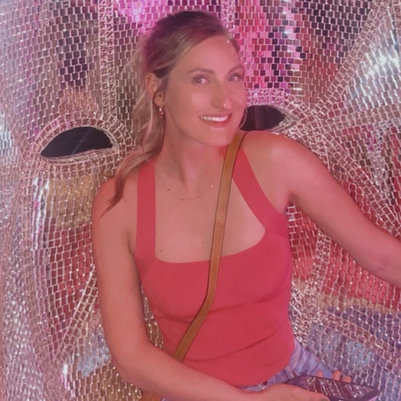 Profile Picture of Heather Cipperly (@hcipp) on Poshmark