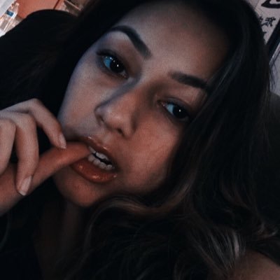 Profile Picture of Anna Villa🌻 (@annalysavilla) on Twitter