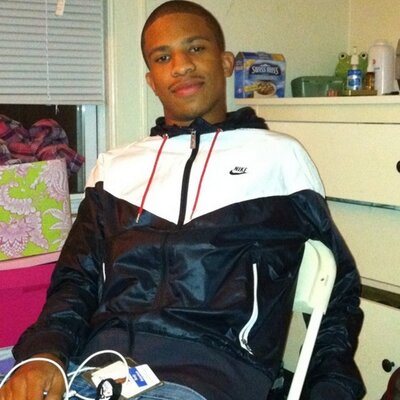 Profile Picture of Tony Starks (@DontGetMoreReal) on Twitter