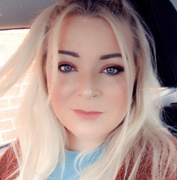 Alyson Pennetta - Poshmark Profile Picture of Alyson Pennetta (@alyhannah) on Poshmark