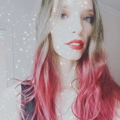 Profile Picture of Lucile, Diva De La Lassitude 🌿🌌 (@somniaadeomissa) on Twitter