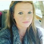 Profile Picture of Vicki Vaughn (@girlwithsunflowereyes) on Instagram