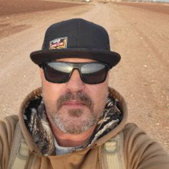 Profile Picture of Bobby Newton (@axlenewton) on Poshmark