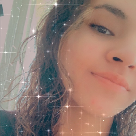 Profile Picture of Iraidalis Lugo (@iraidalis) on Poshmark