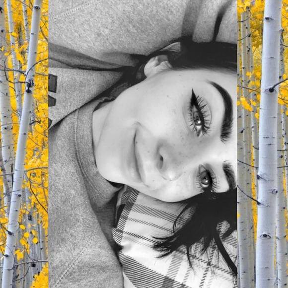 Profile Picture of Madison Skillicorn (@mskillicorn) on Poshmark