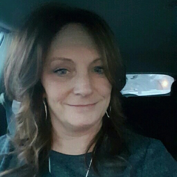 Profile Picture of Shawna Poindexter (@shawnap74) on Poshmark