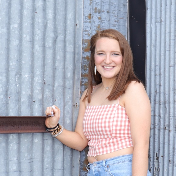 Profile Picture of Victoria Needy (@victorianeedy) on Poshmark