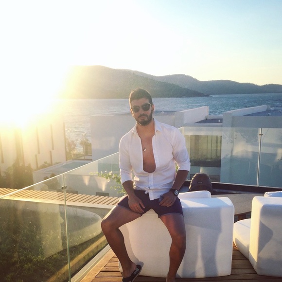 Profile Picture of Yigit Cicek (@yigitcicek) on Poshmark