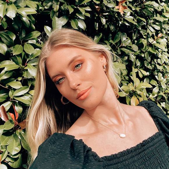 Profile Picture of Audra Larson (@alarson21) on Poshmark