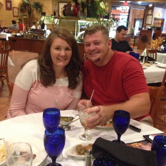 Profile Picture of Clarissa Hesterlee (@hesterlee207) on Poshmark