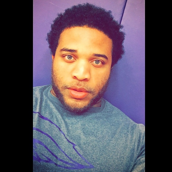 Profile Picture of Paul Ellis (@paulanthonyjr) on Poshmark