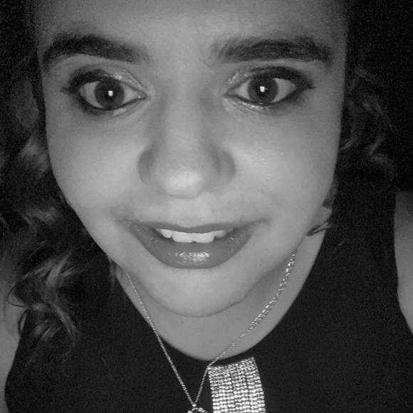 Profile Picture of Brielle Findlay (@jmd42176) on Poshmark