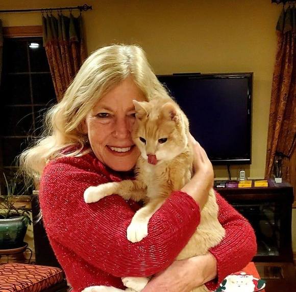 Profile Picture of Robin Schmidt (@robinschmidt305) on Poshmark