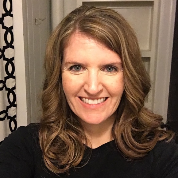 Profile Picture of Autumn Steinert (@autumnsteinert) on Poshmark