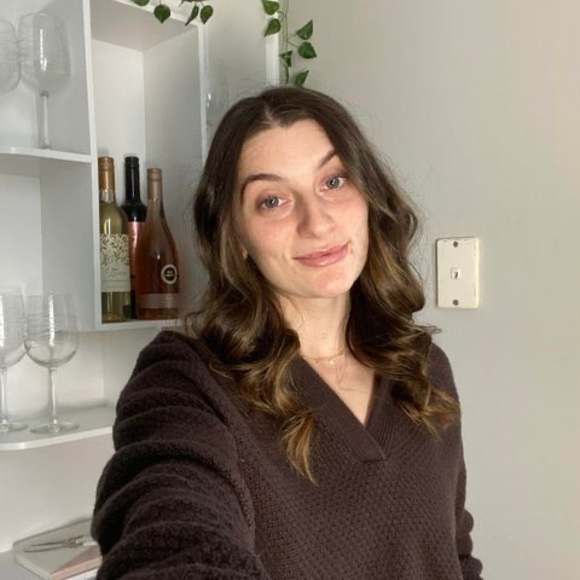 Profile Picture of Bailey Xuereb (@bailey_xuereb) on Poshmark