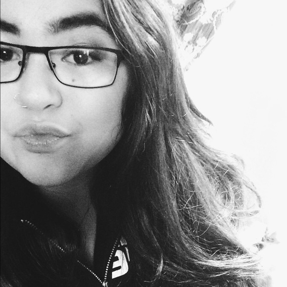 Profile Picture of Alexah Paresi (@haaliyah) on Poshmark