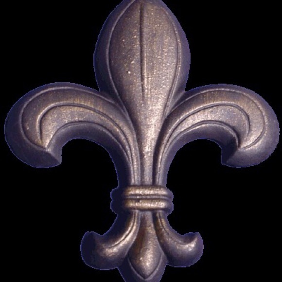 Profile Picture of Nikki Higgins (@nick5772) on Poshmark