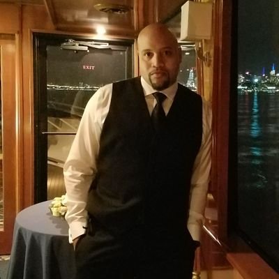 Profile Picture of Dwayne Turner (@redzallday) on Twitter