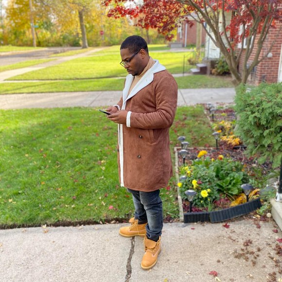 Profile Picture of Corey Smith (@coelamarsmith) on Poshmark