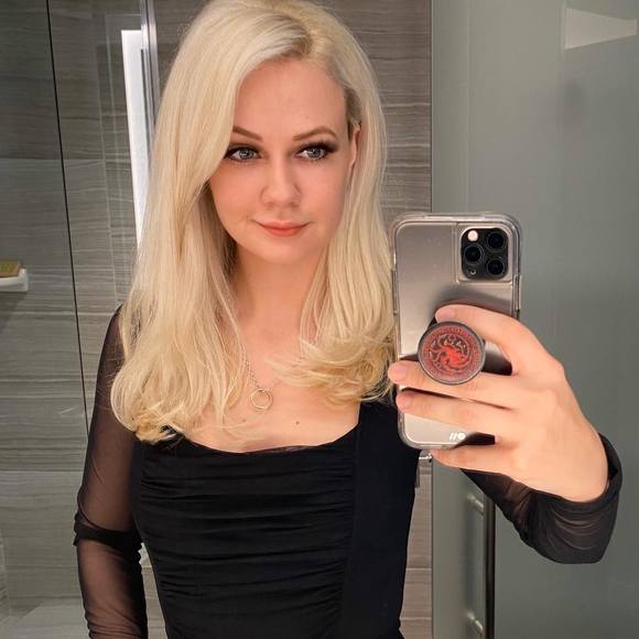 Profile Picture of Lori Pettibone (@loripettibone) on Poshmark